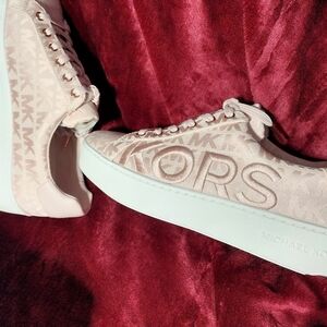 Michael Kors Poppy Lace Up Powder Blush in US Size 8M